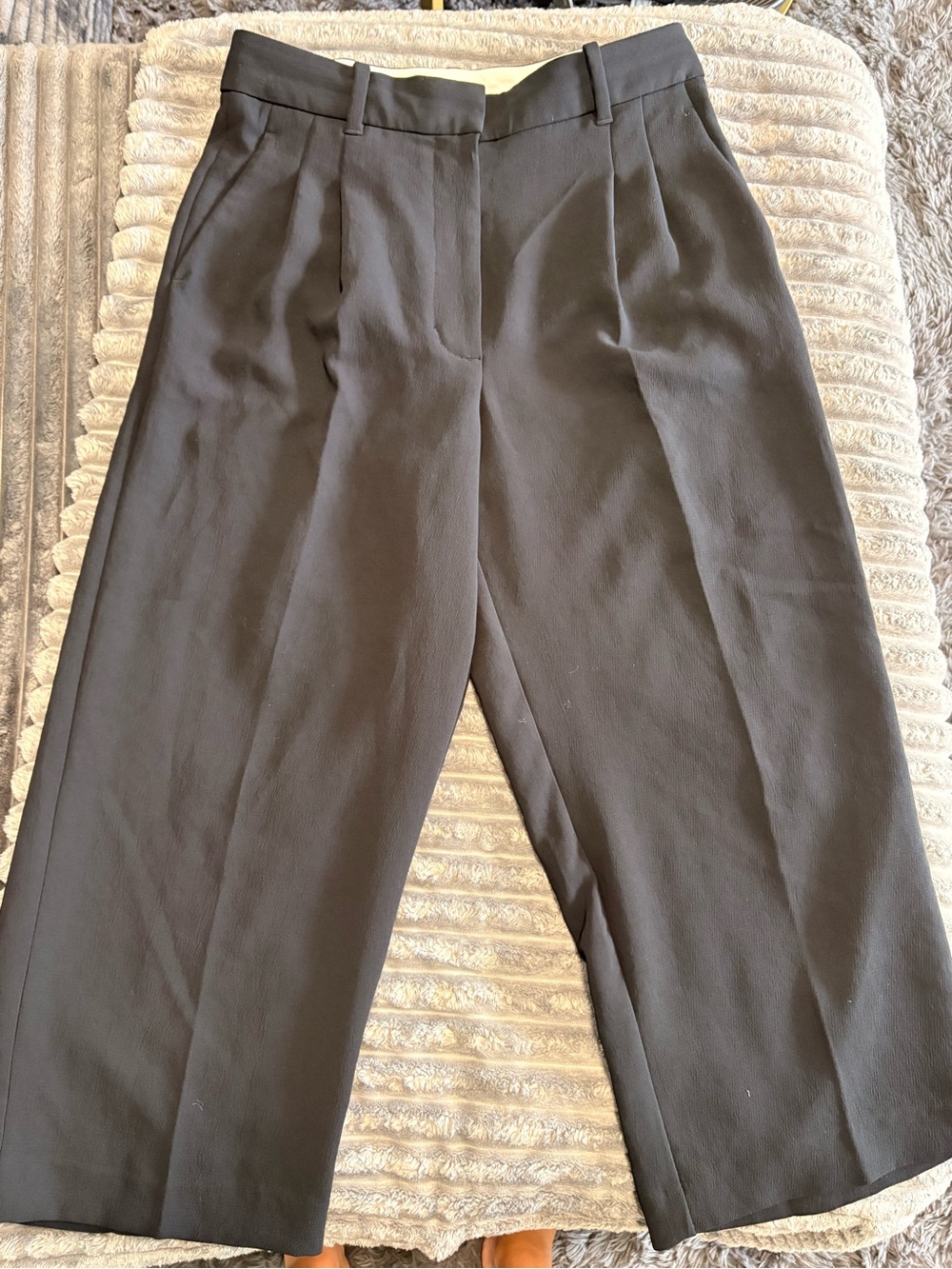 Wilfred Black Cropped Dress Pants